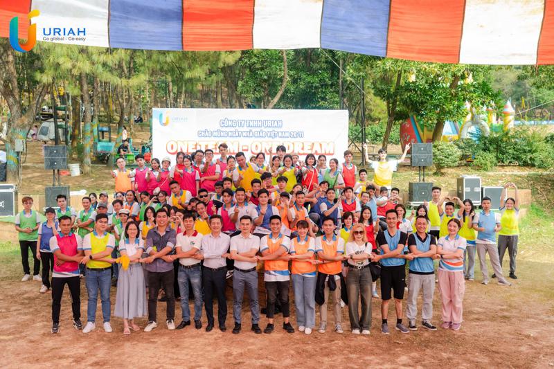 /tintuc/uriah-to-chuc-team-building-vung-buoc-tuong-lai-chao-mung-ngay-nha-giao-viet-nam-20-11-2_1970.JPG
